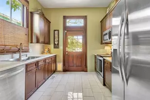 2608 Ursuline St, Galveston, TX 77550 - Photo 17