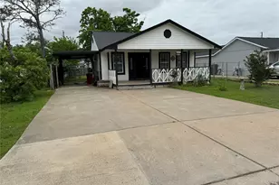 722 W 6th St, Freeport, TX 77541 - Photo 11