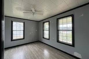 722 W 6th St, Freeport, TX 77541 - Photo 5