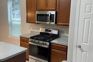 827 Chase View Dr, Bacliff, TX 77518 - Photo 9