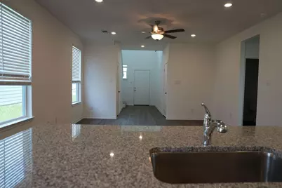 508 Oak Chase Avenue, Dayton, TX 77535 - Photo 7