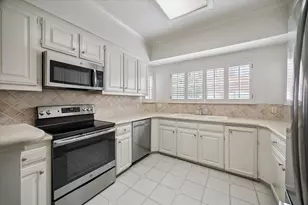 2125 Bering Dr, Houston, TX 77057 - Photo 11