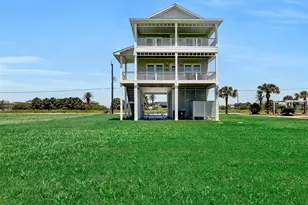 18515 Shaman Dr, Galveston, TX 77554 - Photo 3