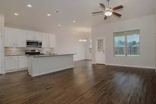 14215 Irvine Rnch Trl, Conroe, TX 77384 - Photo 5