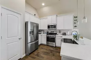 2726 Painted Sunrise Trail, Houston, TX 77045 - Photo 9