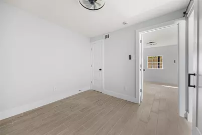 3229 Holman Street #4, Houston, TX 77004 - Photo 27