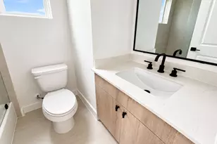 511 Hillwood Hts Dr, Houston, TX 77091 - Photo 23