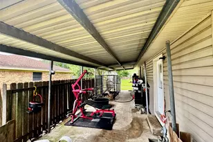 1219 S 13th St, Nederland, TX 77627 - Photo 17