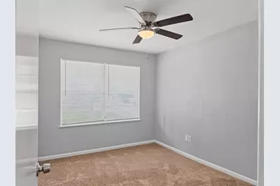 5427 Willow Glen Drive, Houston, TX 77033 - Photo 17