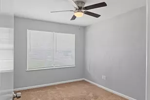5427 Willow Glen Dr, Houston, TX 77033 - Photo 17