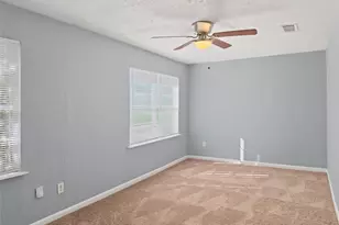 5427 Willow Glen Dr, Houston, TX 77033 - Photo 13