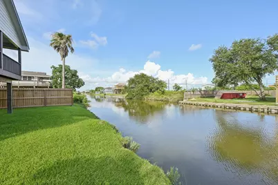 6935 W Holiday Street, Hitchcock, TX 77563 - Photo 39
