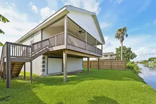 6935 W Holiday St, Hitchcock, TX 77563 - Photo 1