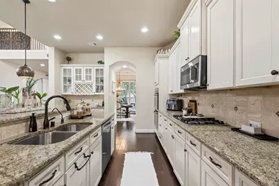 51 Tioga Place, The Woodlands, TX 77375 - Photo 15