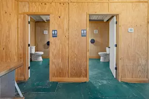 311 Bayside Dr, Anahuac, TX 77514 - Photo 7