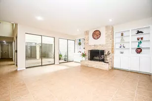 9360 Briar Forest Dr, Houston, TX 77063 - Photo 11