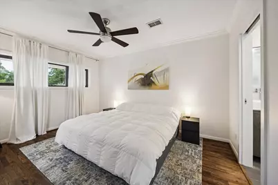6230 Waltway Drive, Houston, TX 77008 - Photo 13