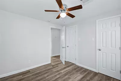 207 E Bernard Street, Clute, TX 77531 - Photo 15