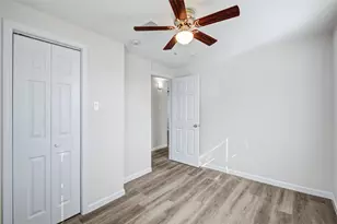 207 E Bernard St, Clute, TX 77531 - Photo 21