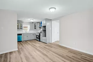 207 E Bernard St, Clute, TX 77531 - Photo 9