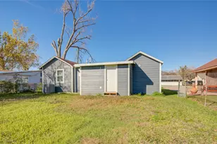 207 E Bernard St, Clute, TX 77531 - Photo 23