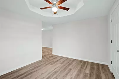 207 E Bernard Street, Clute, TX 77531 - Photo 7