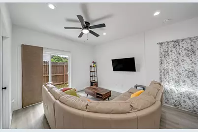 4011 King Street, Houston, TX 77026 - Photo 7