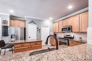 7402 Shady Arbour Ct, Pasadena, TX 77505 - Photo 11