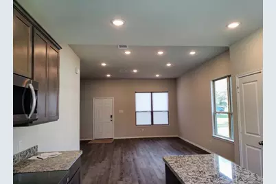 905 Chickasaw Drive, Conroe, TX 77316 - Photo 5