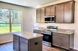 905 Chickasaw Dr, Conroe, TX 77316 - Photo 3
