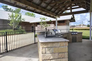 122 Water Grass Trl, Clute, TX 77531 - Photo 31