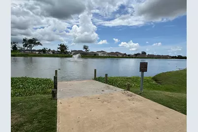 122 Water Grass Trail, Clute, TX 77531 - Photo 7