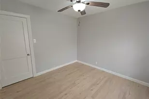 2705 S Crockett St, La Marque, TX 77568 - Photo 11