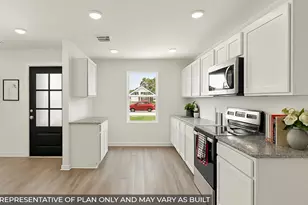 12223 Shield Crest Ct, Willis, TX 77378 - Photo 3