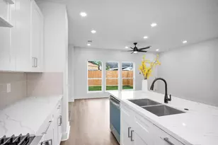 8214 Cowart St, Houston, TX 77029 - Photo 15