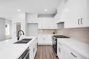 8214 Cowart St, Houston, TX 77029 - Photo 13