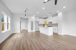 8214 Cowart St, Houston, TX 77029 - Photo 17