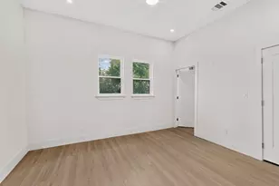 427 E 9th St, Dallas, TX 75203 - Photo 23