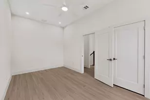 427 E 9th St, Dallas, TX 75203 - Photo 25