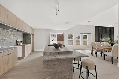 427 E 9th Street, Dallas, TX 75203 - Photo 13