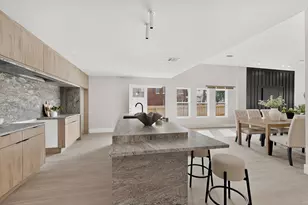 427 E 9th St, Dallas, TX 75203 - Photo 13