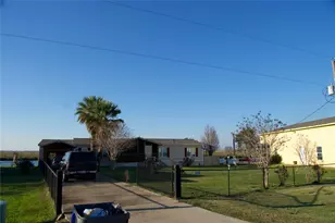 627 Port Rd, Angleton, TX 77515 - Photo 3