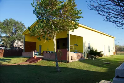627 Port Road, Angleton, TX 77515 - Photo 9