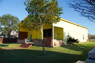 627 Port Rd, Angleton, TX 77515 - Photo 9