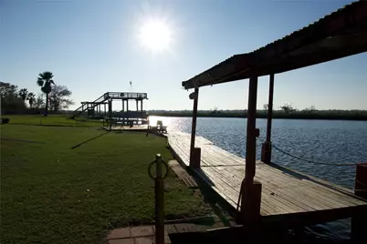 627 Port Road, Angleton, TX 77515 - Photo 7