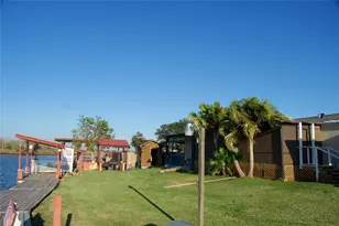 627 Port Rd, Angleton, TX 77515 - Photo 5