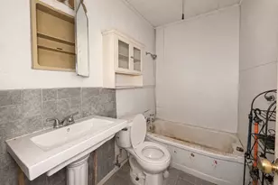 7222 Bywood St, Houston, TX 77028 - Photo 9