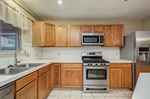 10829 E Linwood Dr, La Porte, TX 77571 - Photo 17