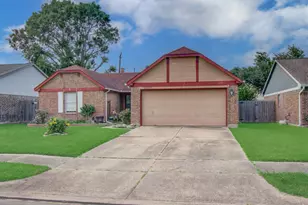 10829 E Linwood Dr, La Porte, TX 77571 - Photo 5