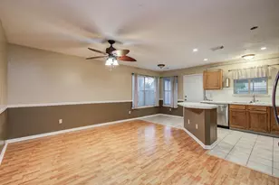 10829 E Linwood Dr, La Porte, TX 77571 - Photo 13